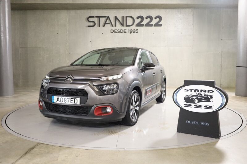 Cinza Usado 2022 Citroën C3 PureTech Citadino | € 13.950 (Preço justo) - Imagem 1/4