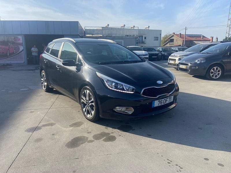 Preto Usado 2013 Kia Ceed Carrinha | € 7.500 (Bom preço) - Imagem 1/4