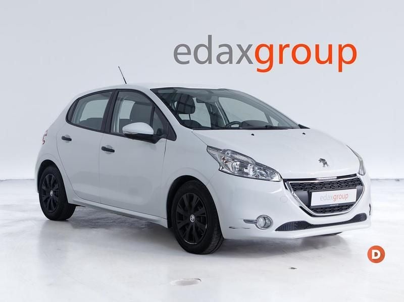 Branco Usado 2014 Peugeot 208 Access Citadino | € 5.990 (Preço justo) - Imagem 1/4