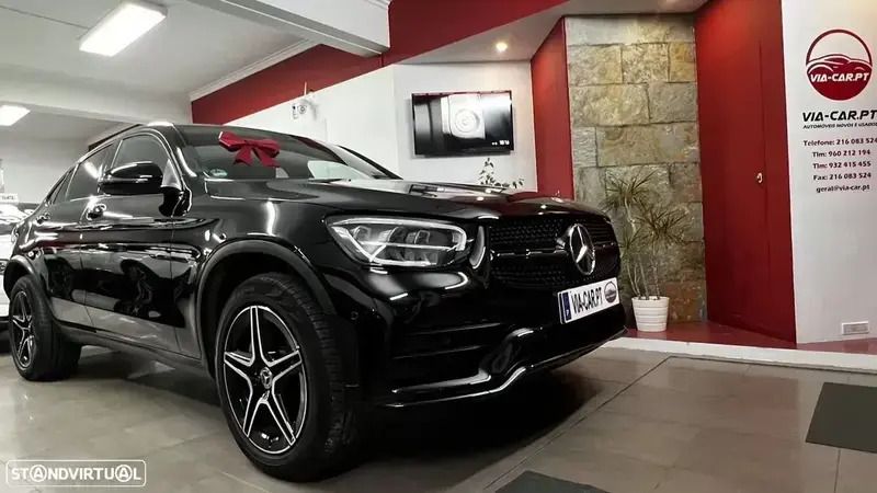 Preto Usado 2021 Mercedes GLC300e SUV | € 59.850 - Imagem 1/4
