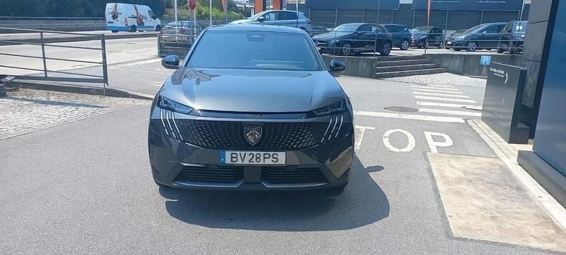 Cinza Usado 2025 Peugeot e-3008 Allure SUV | € 40.500 (Preço justo) - Imagem 1/4