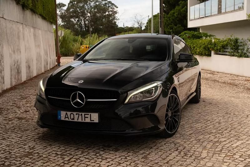 Preto Usado 2017 Mercedes CLA180 Shooting Brake Urban Carrinha | € 17.800 (Preço justo) - Imagem 1/4