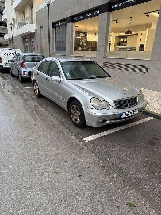 Usado 2000 Mercedes C220 Sedan | € 5.000 - Imagem 1/4