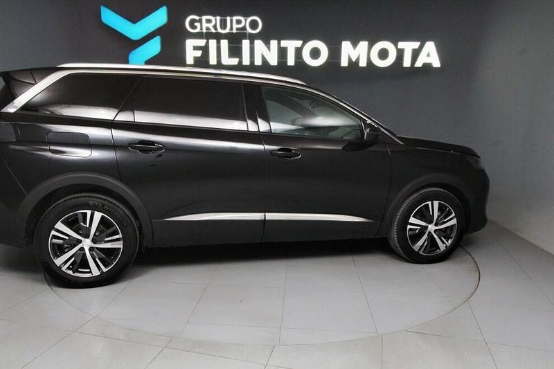 Usado Peugeot 5008 Allure 130 HP (95 kW) 2024 Preto Monovolume