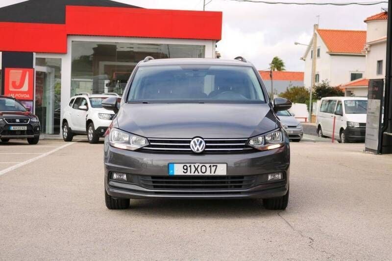 Usado VW Touran 115 HP (84 kW) 2019 Cinzento Monovolume