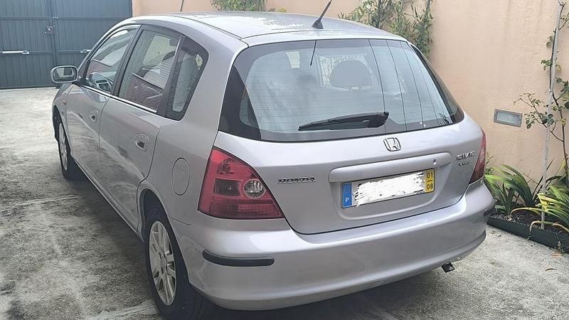 Usado 2001 Honda Civic Sedan | € 4.300 - Imagem 1/4