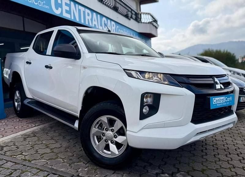 Branco Usado 2022 Mitsubishi L200 Invite Pickup | € 31.450 (Bom preço) - Imagem 1/4