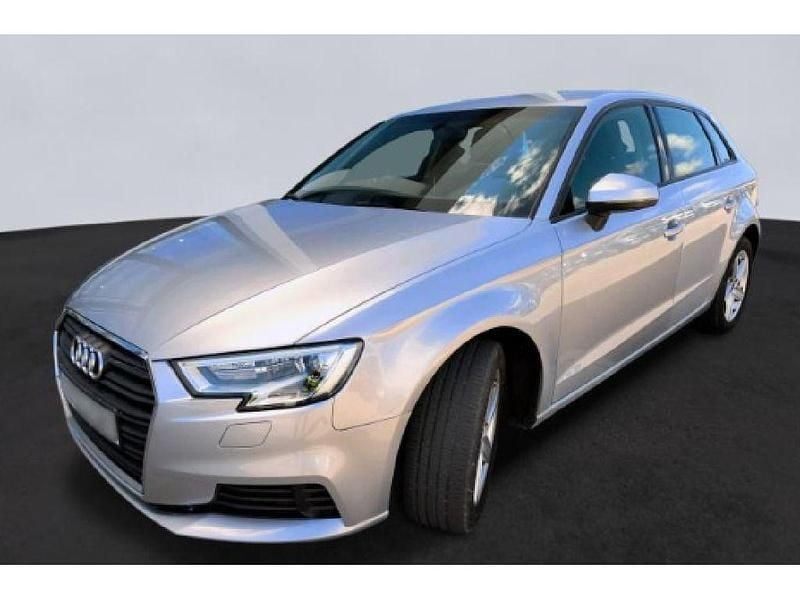Cinzento claro metalizado Usado 2020 Audi A3 Business | € 18.450 (Bom preço) - Imagem 1/1