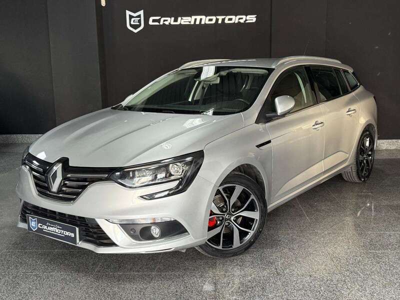 Cinzento Usado 2020 Renault Mégane IV Carrinha | € 17.900 (Preço justo) - Imagem 1/4