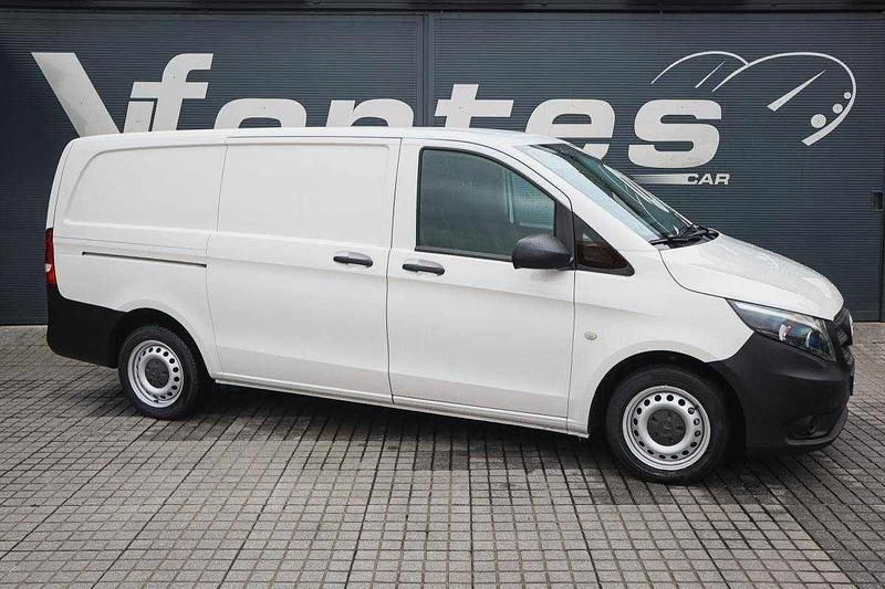 Branco Usado 2019 Mercedes Vito Monovolume | € 17.880 (Super Preço) - Imagem 1/4