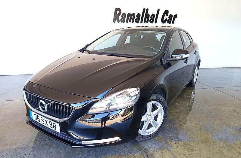 Usado Volvo V40 Kinetic 120 HP (88 kW) 2017 Preto Carrinha