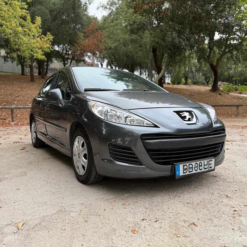 Cinzento Usado 2010 Peugeot 207 Citadino | € 4.500 (Preço justo) - Imagem 1/4
