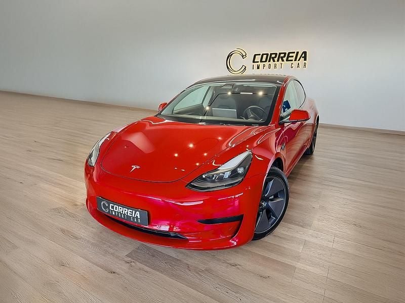 Vermelho Usado 2021 Tesla Model 3 Sedan | € 25.900 (Preço justo) - Imagem 1/4