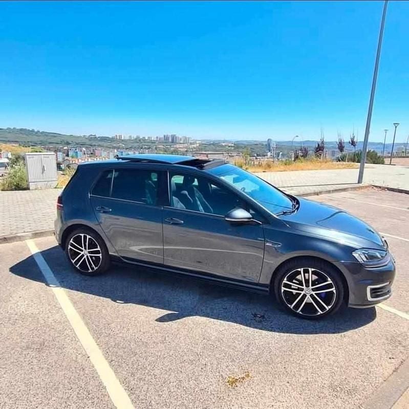Usado VW Golf VII GTE 204 HP (150 kW) 2015 Cinzento Citadino