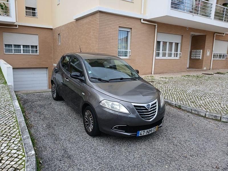 Usado 2013 Lancia Ypsilon Gold Citadino | € 3.499 - Imagem 1/4