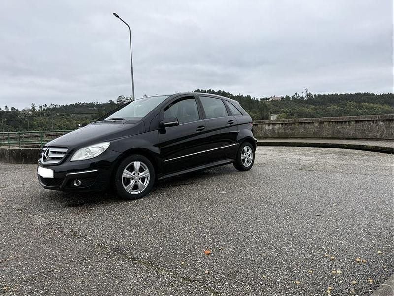 Usado Mercedes B180 109 HP (80 kW) 2009 Monovolume