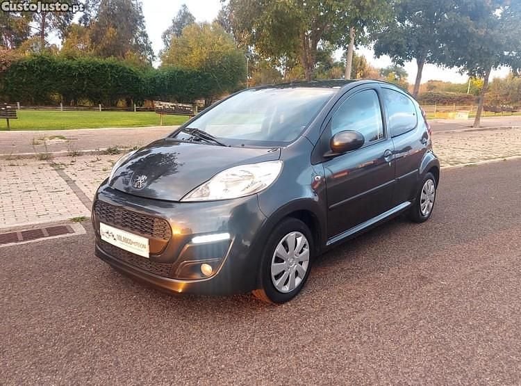 Cinza Usado 2013 Peugeot 107 Style Citadino | € 6.950 (Preço justo) - Imagem 1/1