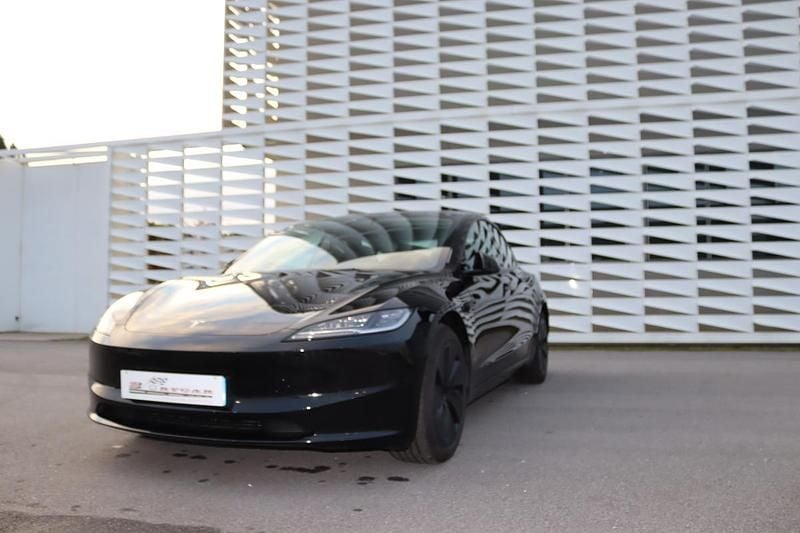Preto Usado 2025 Tesla Model 3 RWD Sedan | € 40.950 (Caro) - Imagem 1/4