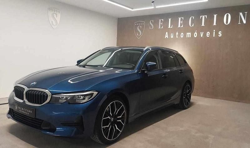 Azul Usado 2021 BMW 318 Carrinha | € 24.950 (Bom preço) - Imagem 1/4