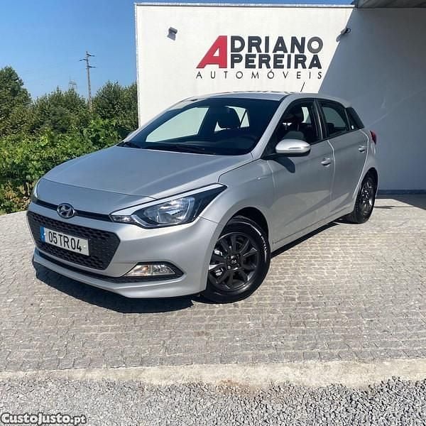 Cinza Usado 2017 Hyundai i20 | € 11.990 (Preço justo) - Imagem 1/1