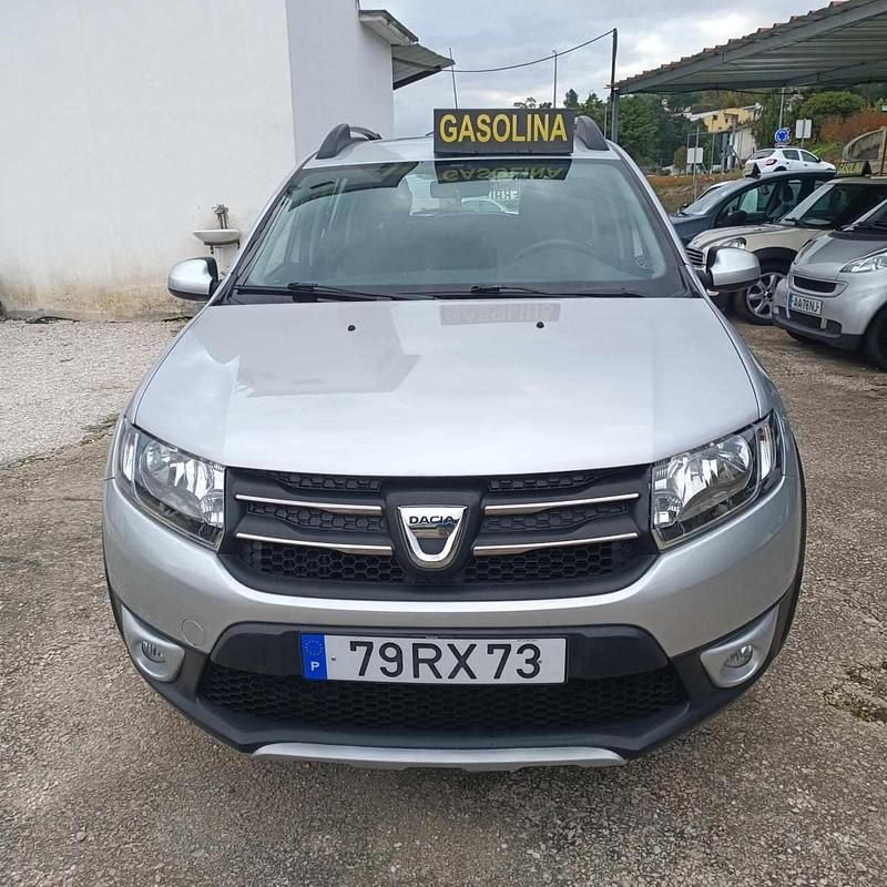 Cinzento Usado 2016 Dacia Sandero Citadino | € 11.250 (Preço elevado) - Imagem 1/4