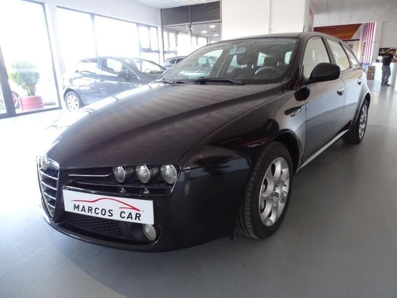 Usado Alfa Romeo 159 150 HP (110 kW) 2010 Preto Carrinha