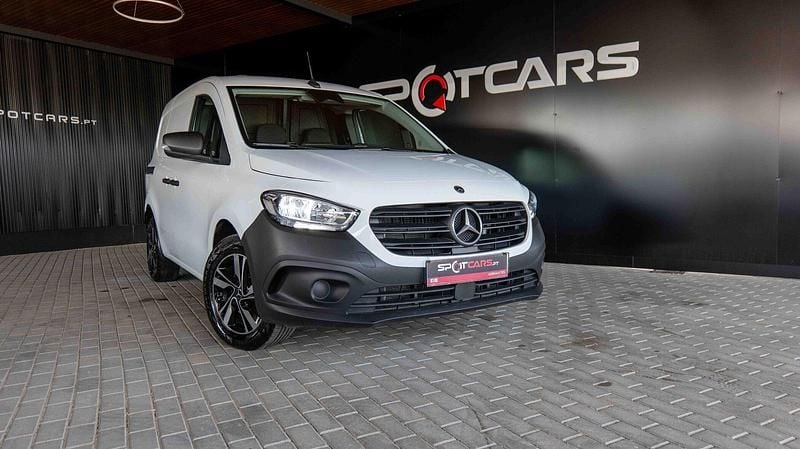 Branco Usado 2024 Mercedes Citan 110 | € 25.490 - Imagem 1/4