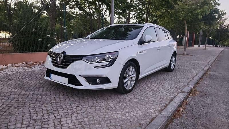 Usado 2018 Renault Mégane IV Bose Edition Sedan | € 13.000 (Preço justo) - Imagem 1/4
