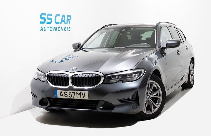 Cinza Usado 2022 BMW 318 Sport Line Carrinha | € 25.990 - Imagem 1/4