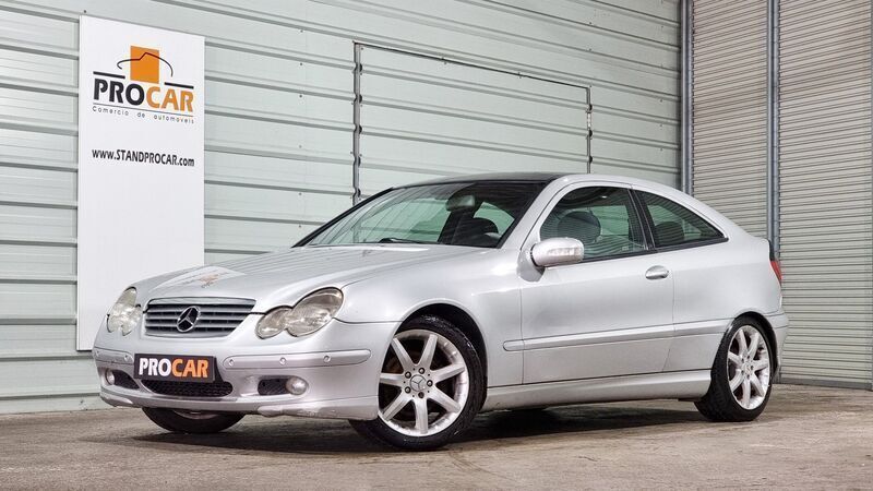 Cinza Usado 2001 Mercedes C220 Classic Coupé | € 5.750 - Imagem 1/4