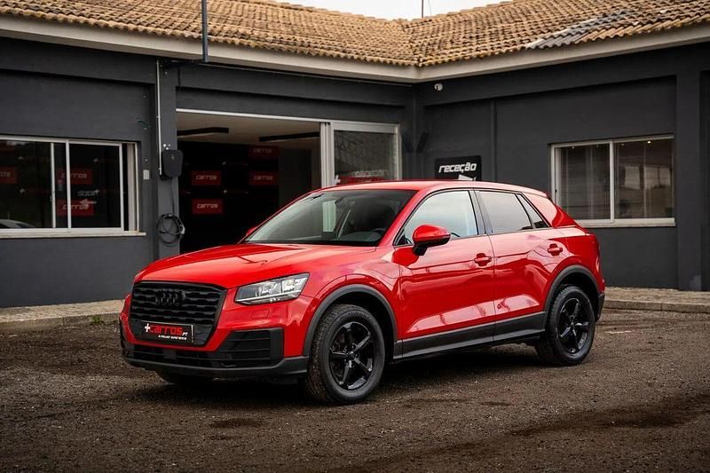 Usado Audi Q2 Advanced 116 HP (85 kW) 2020 Vermelho SUV