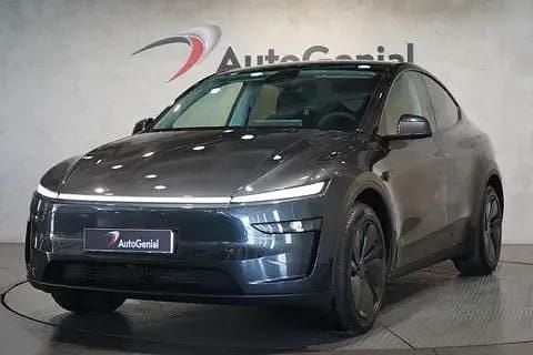 Cinza Usado 2025 Tesla Model Y SUV | € 52.990 - Imagem 1/4