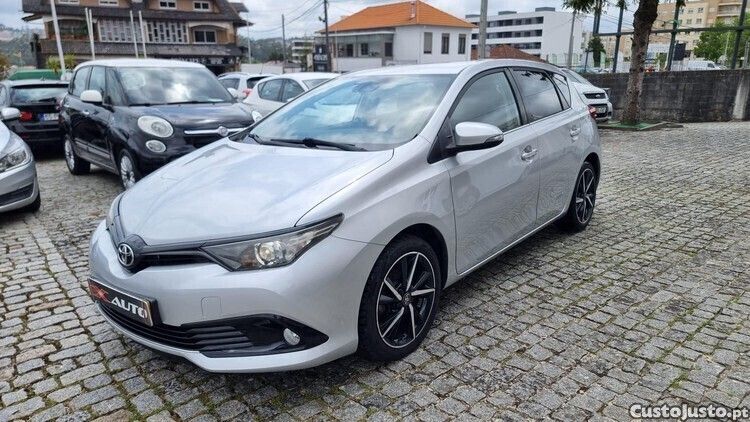 Cinza Usado 2018 Toyota Auris Comfort Citadino | € 16.499 (Preço justo) - Imagem 1/1