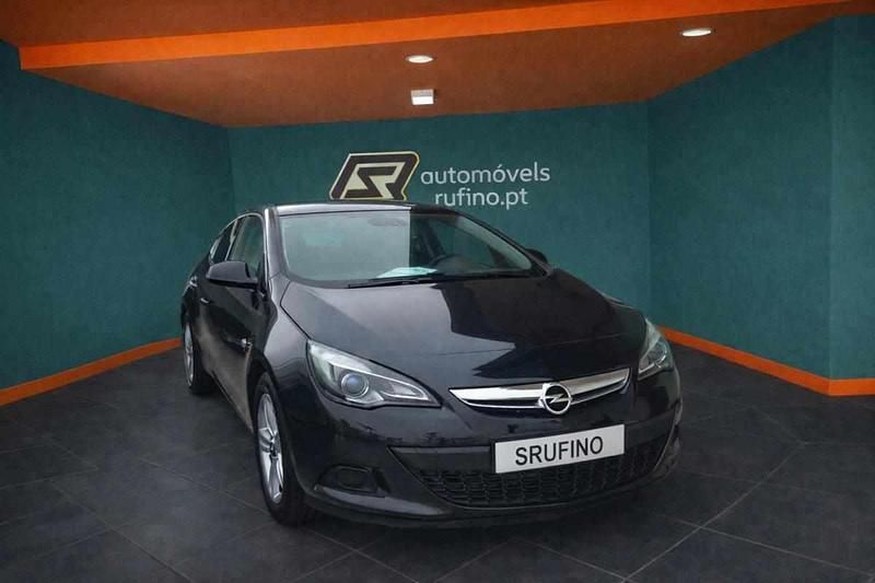 Usado Opel Astra 110 HP (80 kW) 2015 Preto Citadino