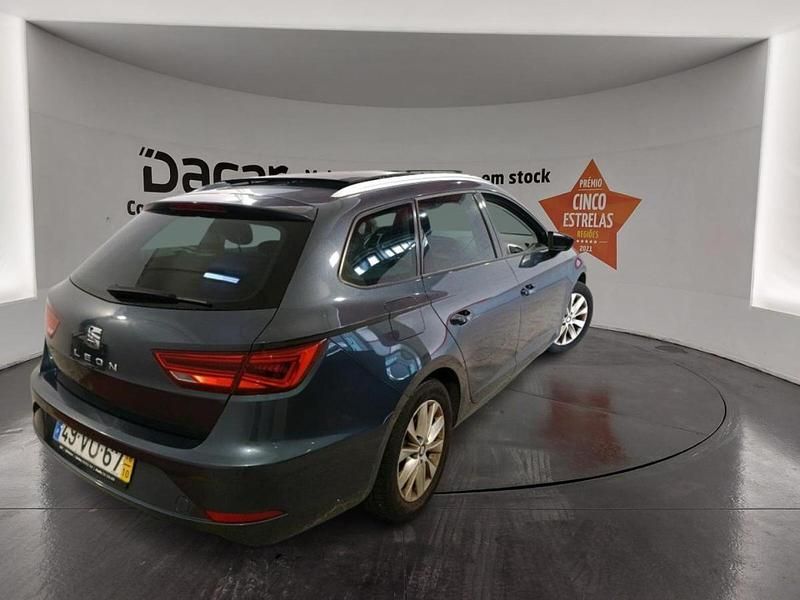 Usado Seat Leon ST 115 HP (84 kW) 2018 Cinzento Carrinha