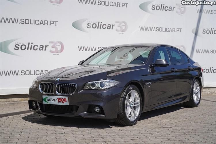 Cinza Usado 2015 BMW 520 Sedan | € 23.500 (Preço elevado) - Imagem 1/1