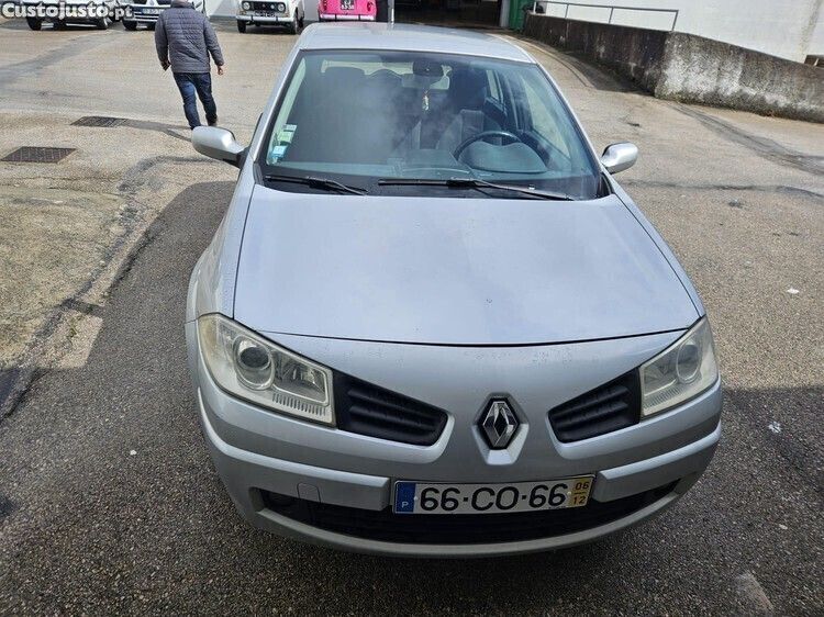 Cinza Usado 2006 Renault Mégane II | € 2.999 (Preço justo) - Imagem 1/1