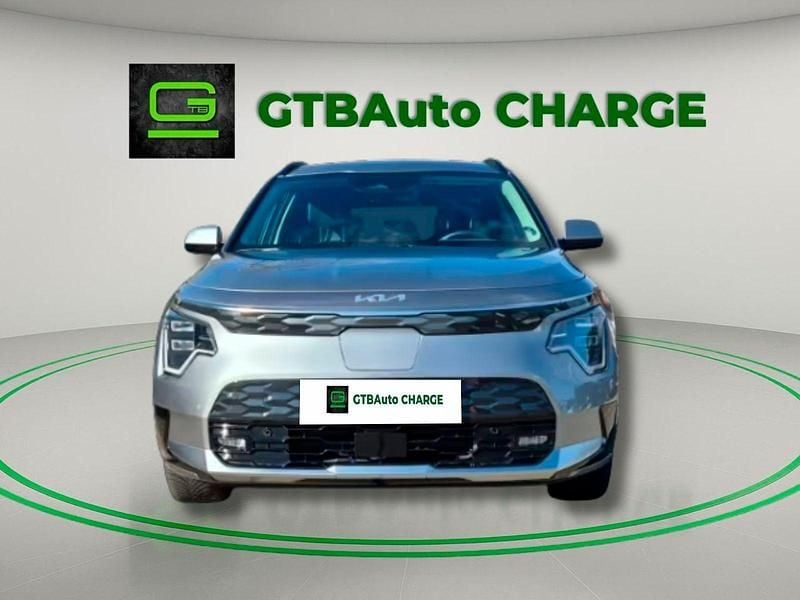 Cinza Usado 2024 Kia e-Niro Inspiration SUV | € 36.499 (Preço justo) - Imagem 1/4