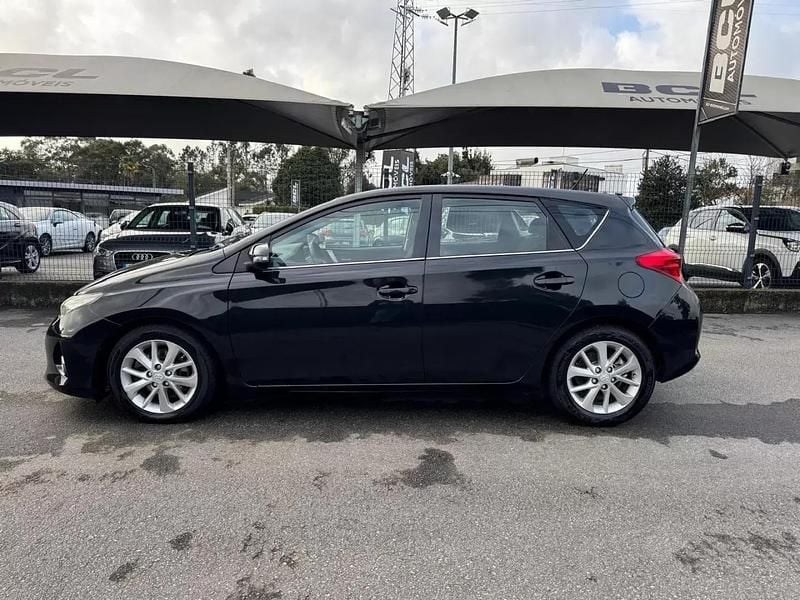 Usado Toyota Auris Sol 125 HP (91 kW) 2013 Preto Citadino
