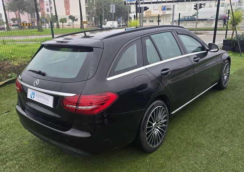 Usado Mercedes C220 194 HP (142 kW) 2019 Preto Carrinha