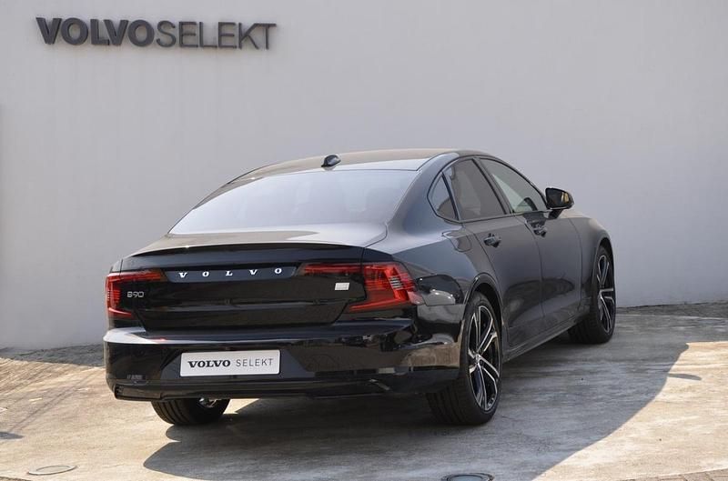 Usado Volvo S90 Plus 455 HP (334 kW) 2024 Preto Sedan