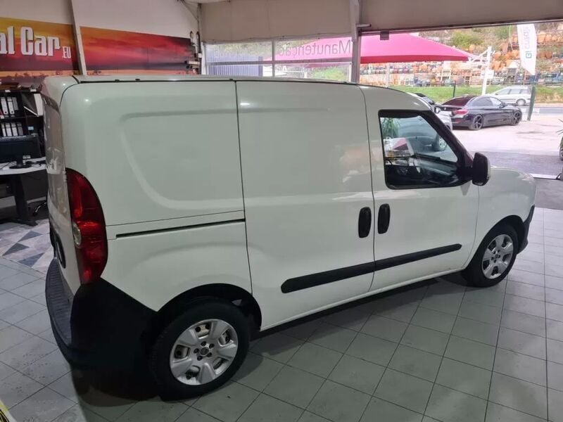 Usado Fiat Doblò 90 HP (66 kW) 2012 Branco Monovolume