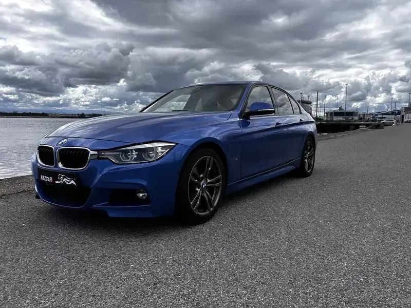Usado BMW 330e 256 HP (188 kW) 2017 Azul Sedan