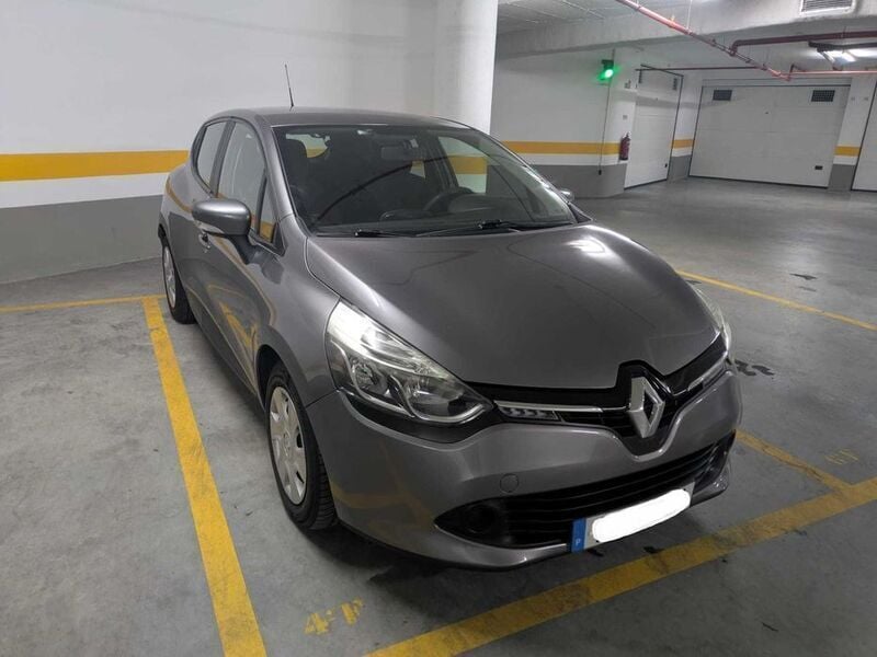 Cinzento Usado 2015 Renault Clio IV Sedan | € 7.500 (Bom preço) - Imagem 1/4