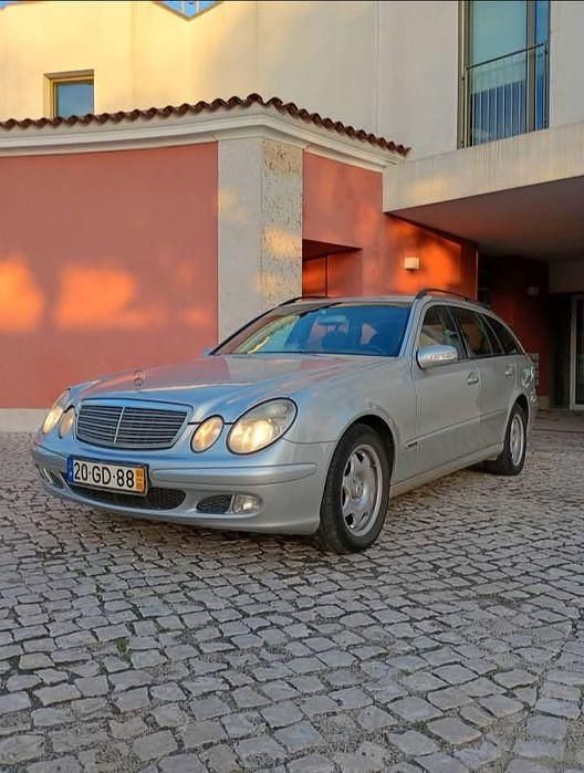 Usado 2003 Mercedes E220 | € 5.400 (Preço justo) - Imagem 1/4