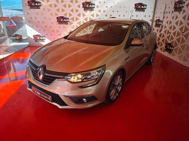 Usado Renault Mégane III 100 HP (73 kW) 2016 Outra