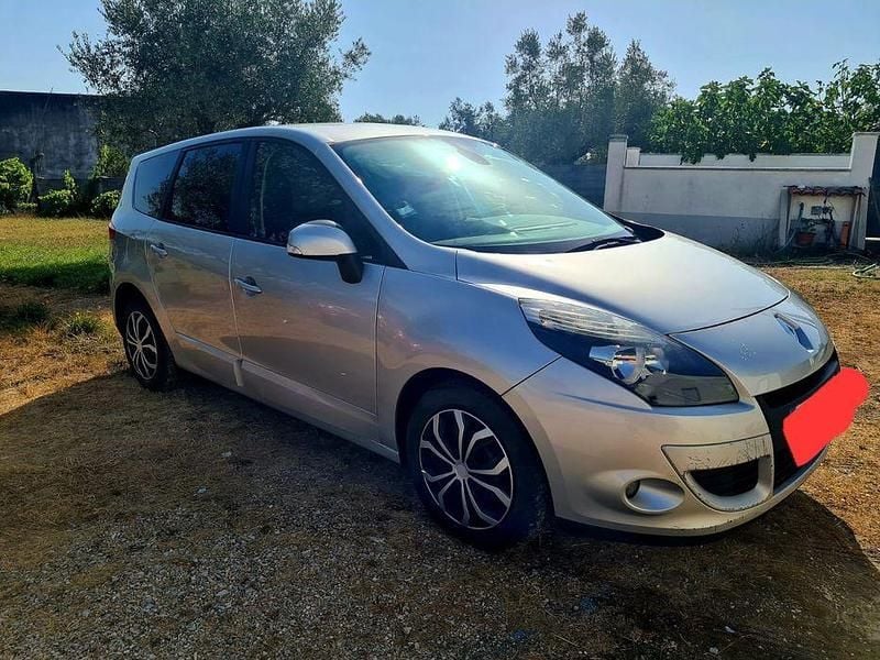 Usado 2014 Renault Grand Scénic III Monovolume | € 4.000 - Imagem 1/4