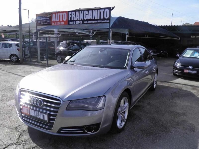 Cinzento Usado 2011 Audi A8 Premium Sedan | € 18.000 - Imagem 1/4