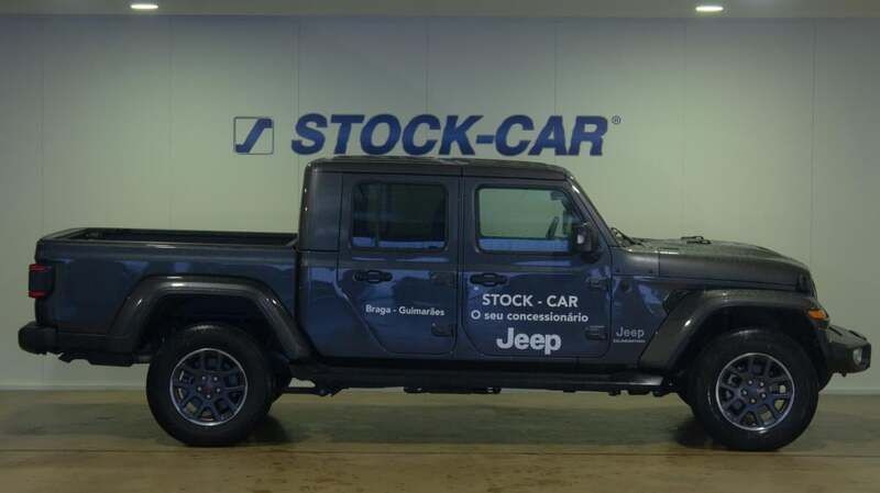 Cinza Usado 2023 Jeep Gladiator Overland SUV | € 81.900 - Imagem 1/4