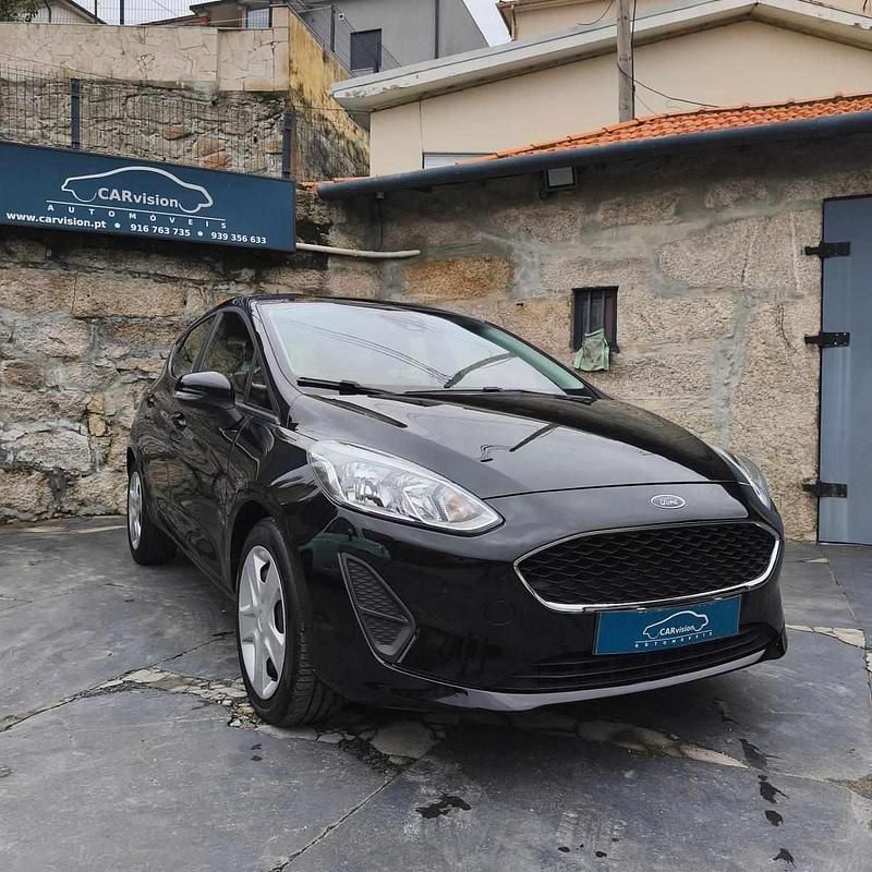 Preto Usado 2019 Ford Fiesta Business Edition | € 9.650 - Imagem 1/4